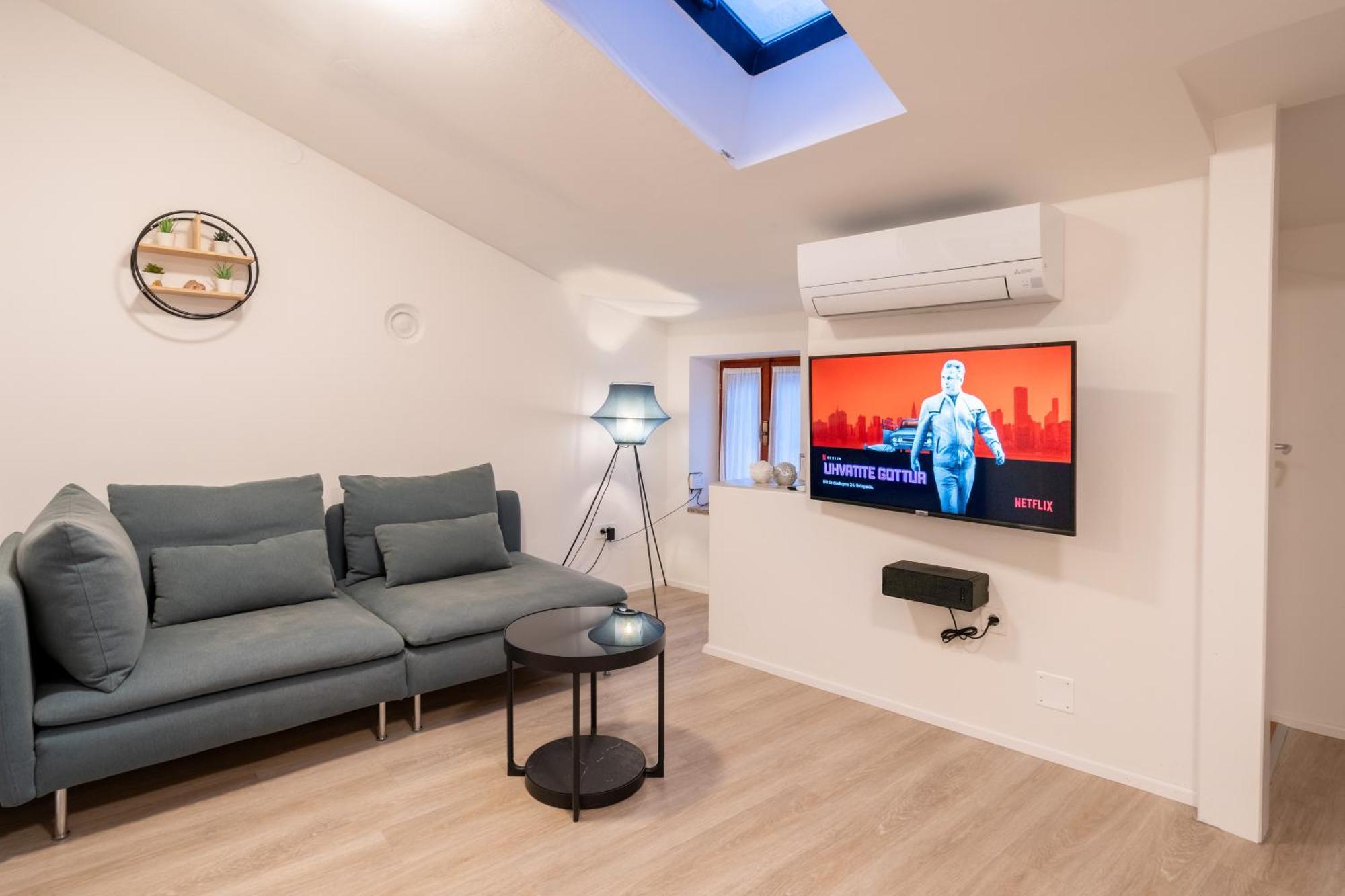 Loft With 2 Bedrooms - Historical District Ровинь Экстерьер фото