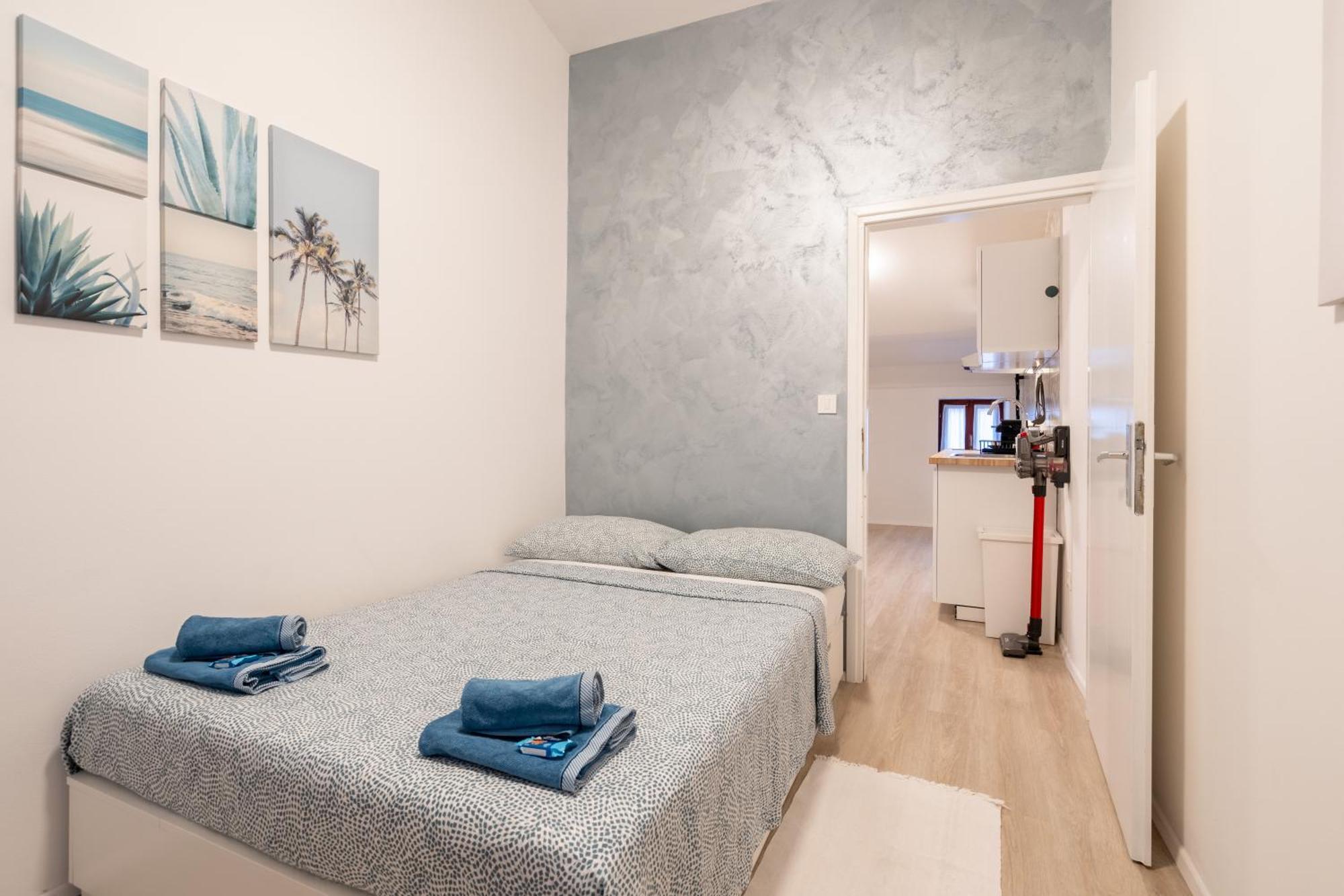 Loft With 2 Bedrooms - Historical District Ровинь Экстерьер фото