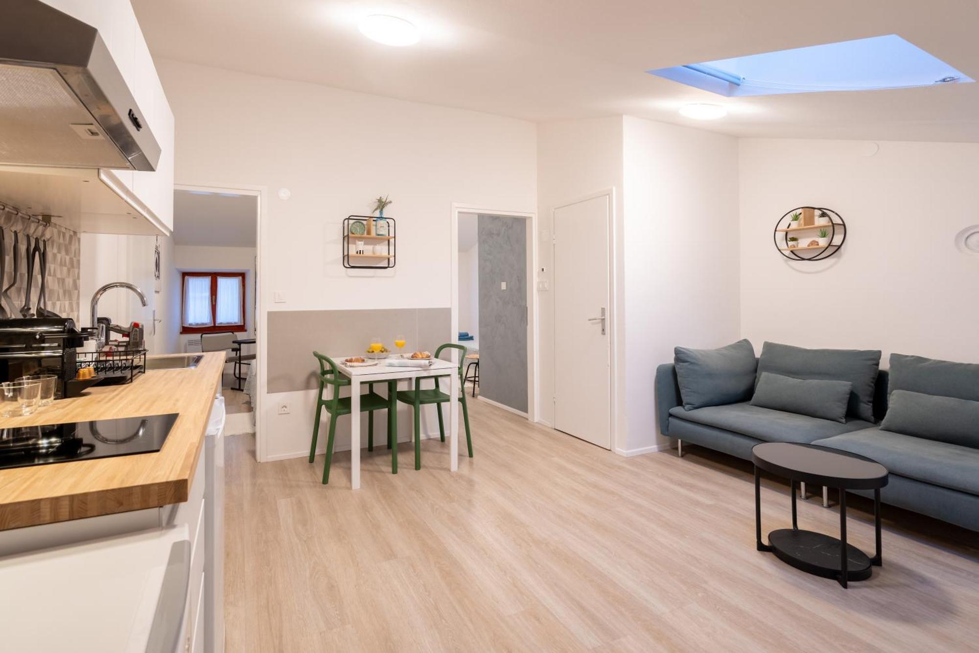 Loft With 2 Bedrooms - Historical District Ровинь Экстерьер фото